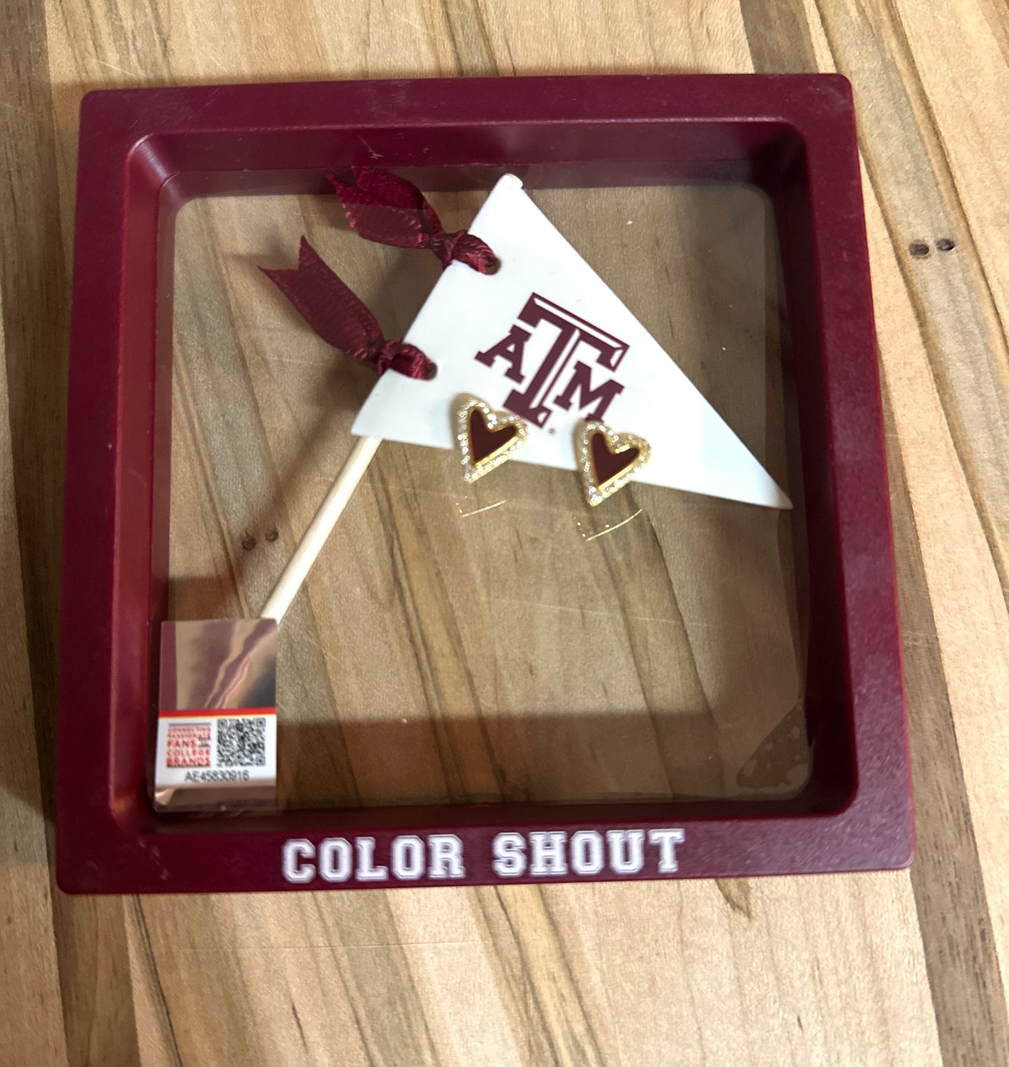 Love my College: Bright Color Heart Studs on Logo Pennant Flag
